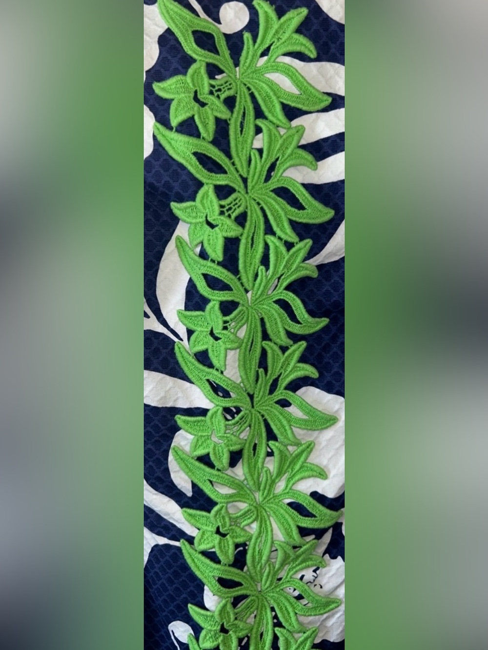 Lilly Pulitzer Delia Navy & White Johnny B Applied Green Lace Shift Dress Size 6 - Picture 5 of 9
